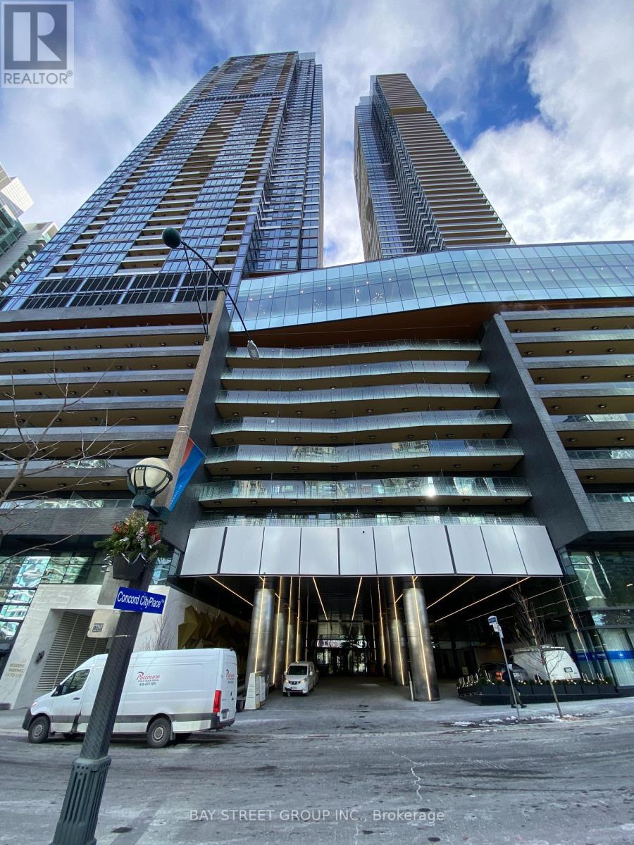 7807 - 3 Concord Cityplace Way, Toronto, ON - Outdoor