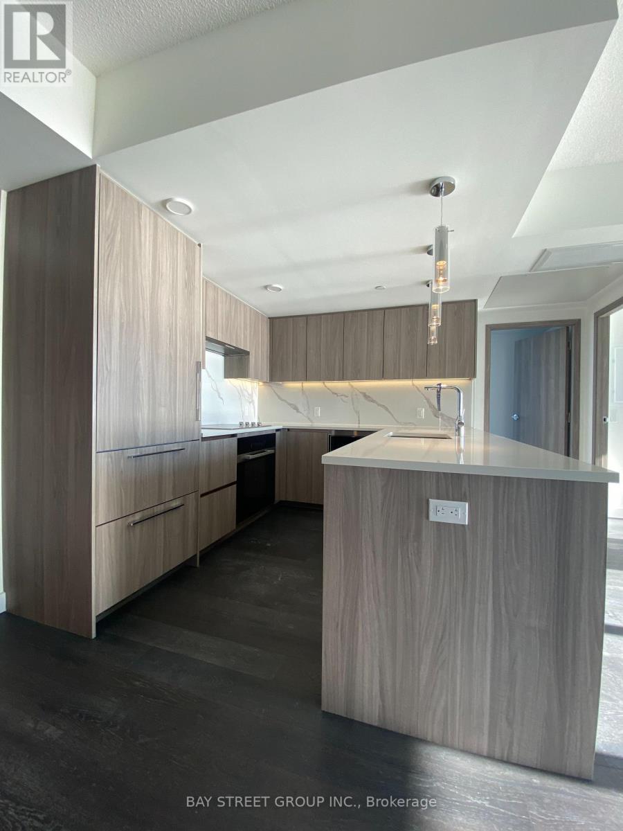 7807 - 3 Concord Cityplace Way, Toronto, ON - Indoor Photo Showing Kitchen