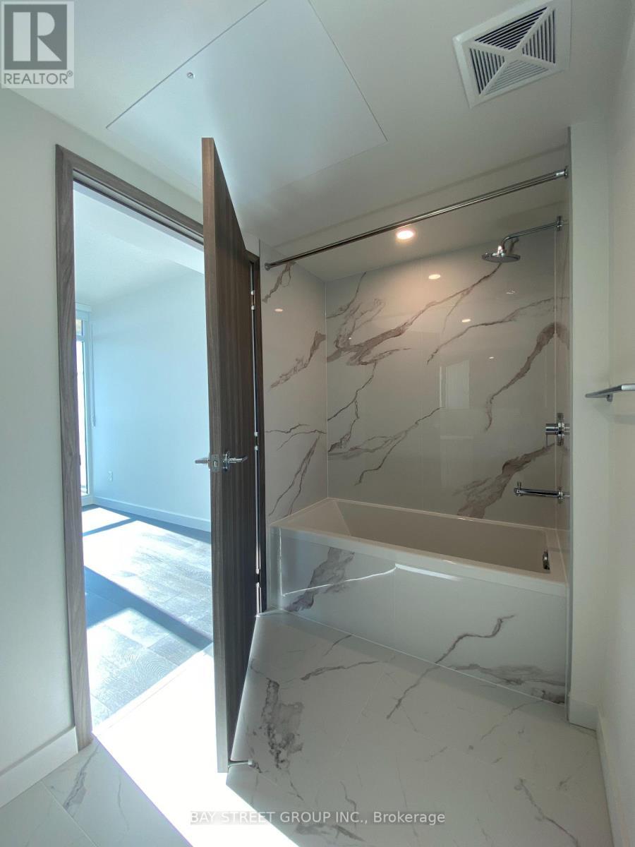 7807 - 3 Concord Cityplace Way, Toronto, ON - Indoor Photo Showing Other Room