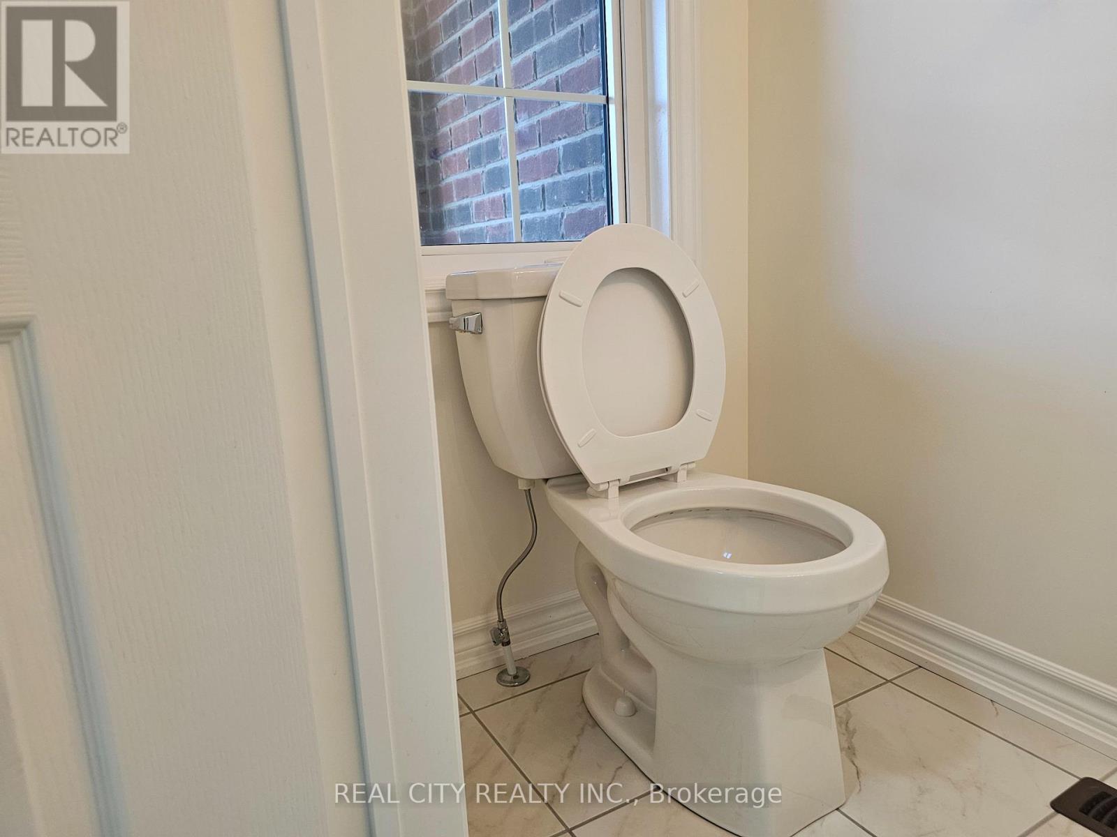 5 Heather Fullerton Road, Georgina, ON - Indoor Photo Showing Bathroom