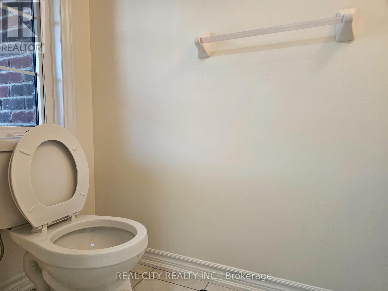 5 Heather Fullerton Road, Georgina, ON - Indoor Photo Showing Bathroom