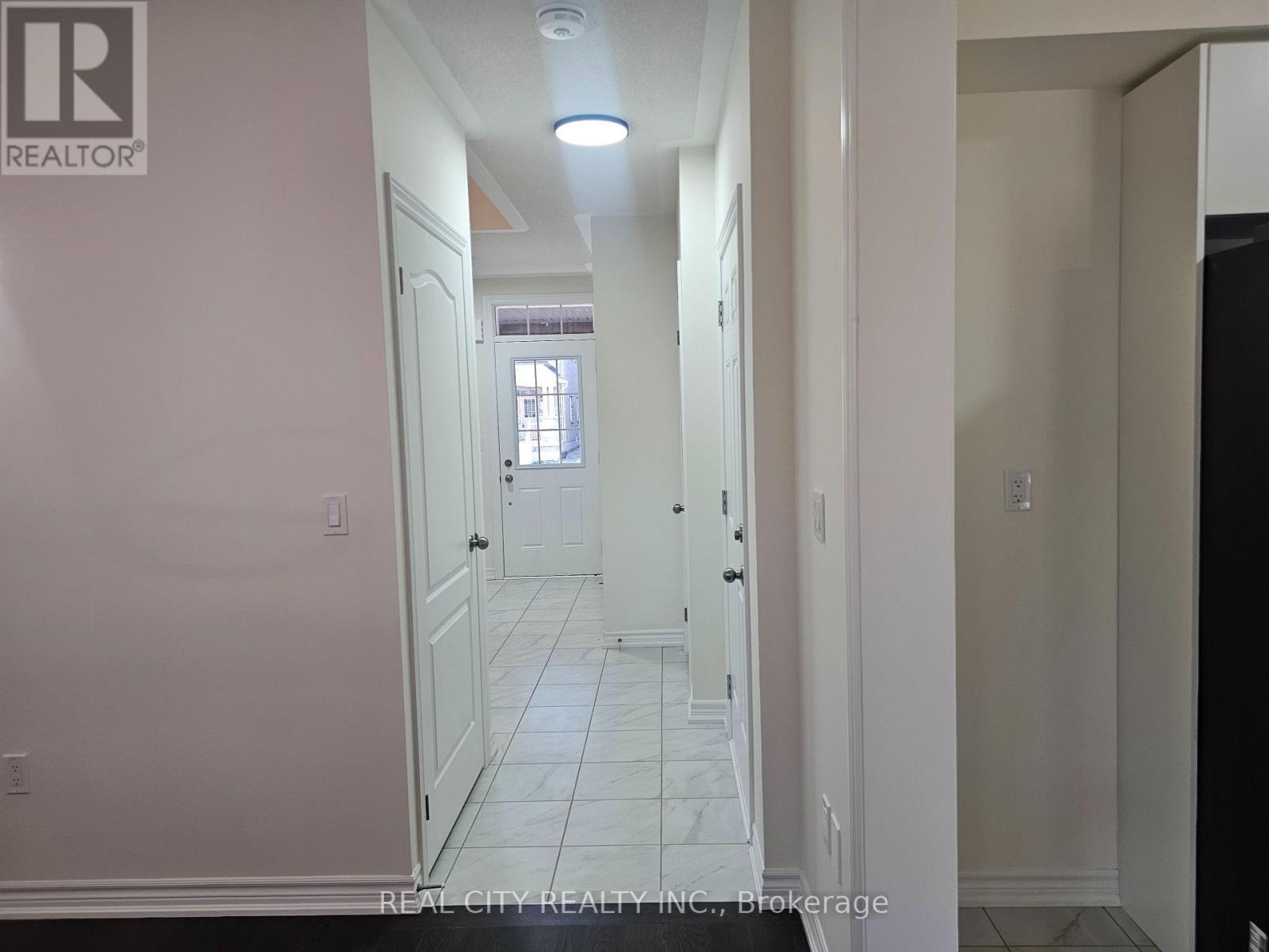 5 Heather Fullerton Road, Georgina, ON - Indoor Photo Showing Other Room