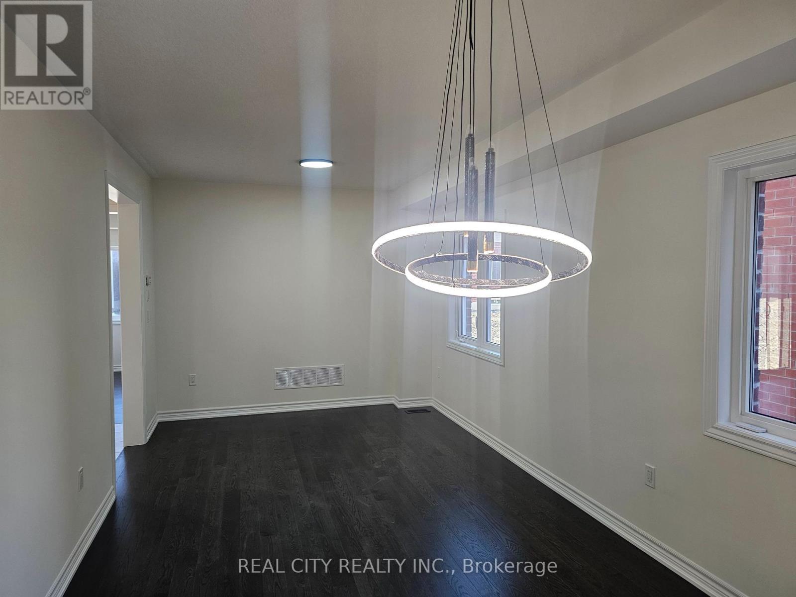 5 Heather Fullerton Road, Georgina, ON - Indoor Photo Showing Other Room