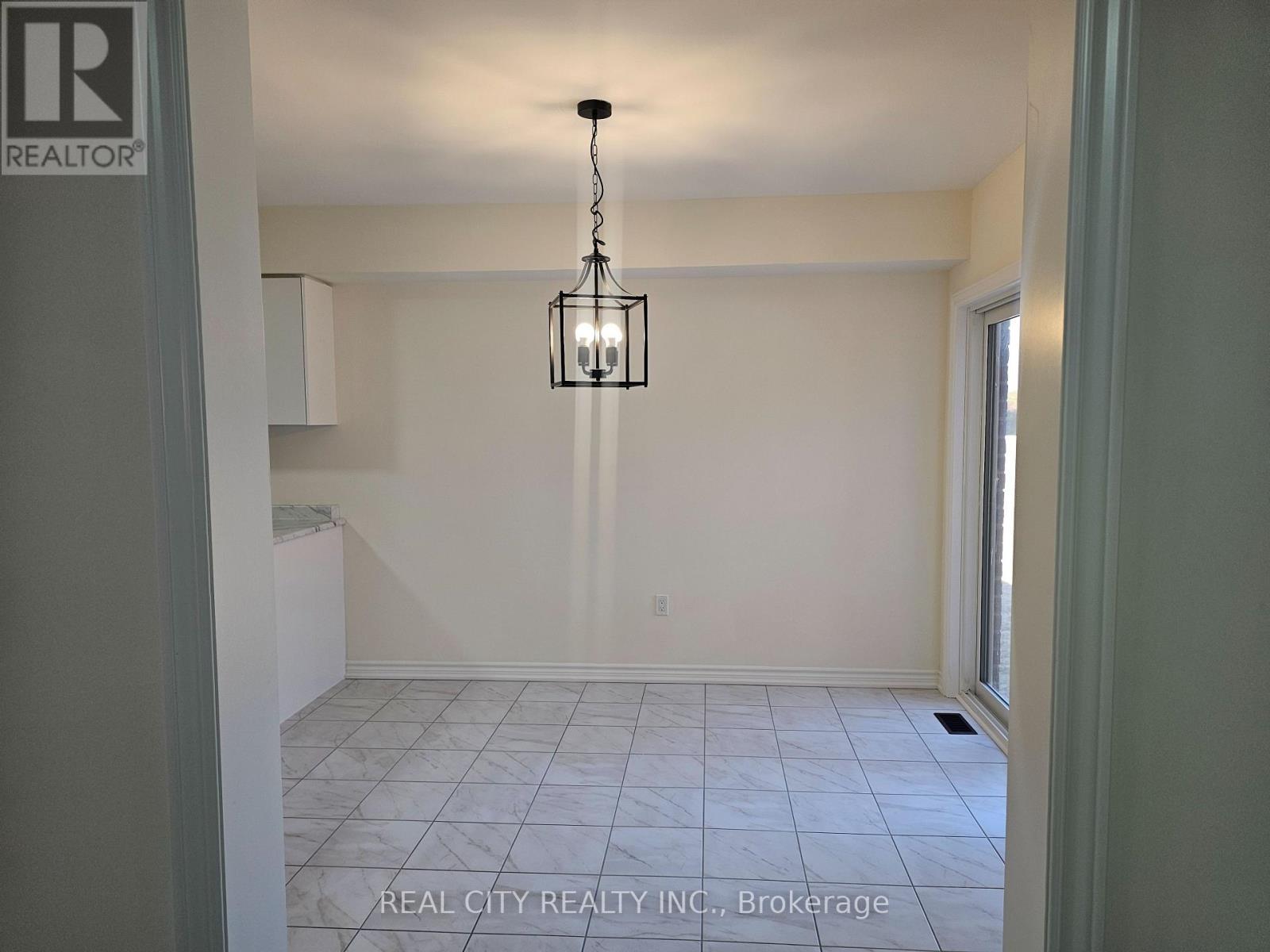 5 Heather Fullerton Road, Georgina, ON - Indoor Photo Showing Other Room