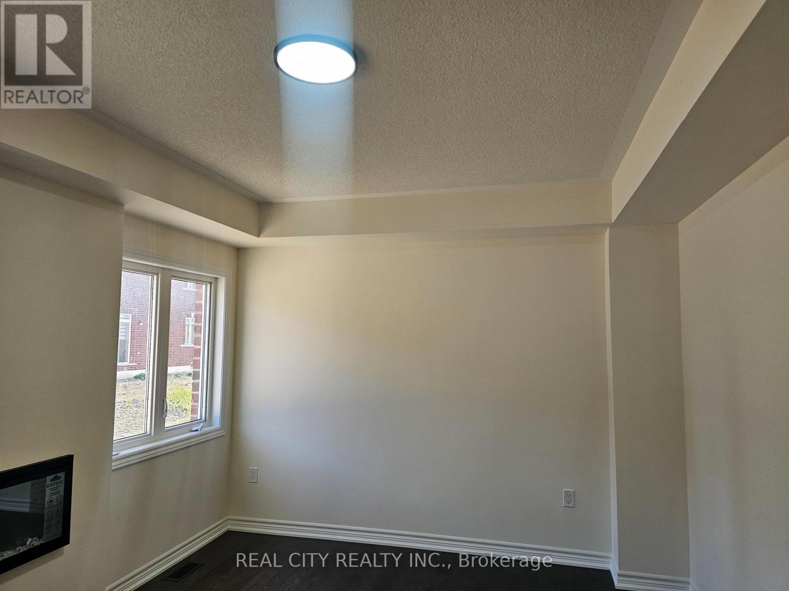 5 Heather Fullerton Road, Georgina, ON - Indoor Photo Showing Other Room