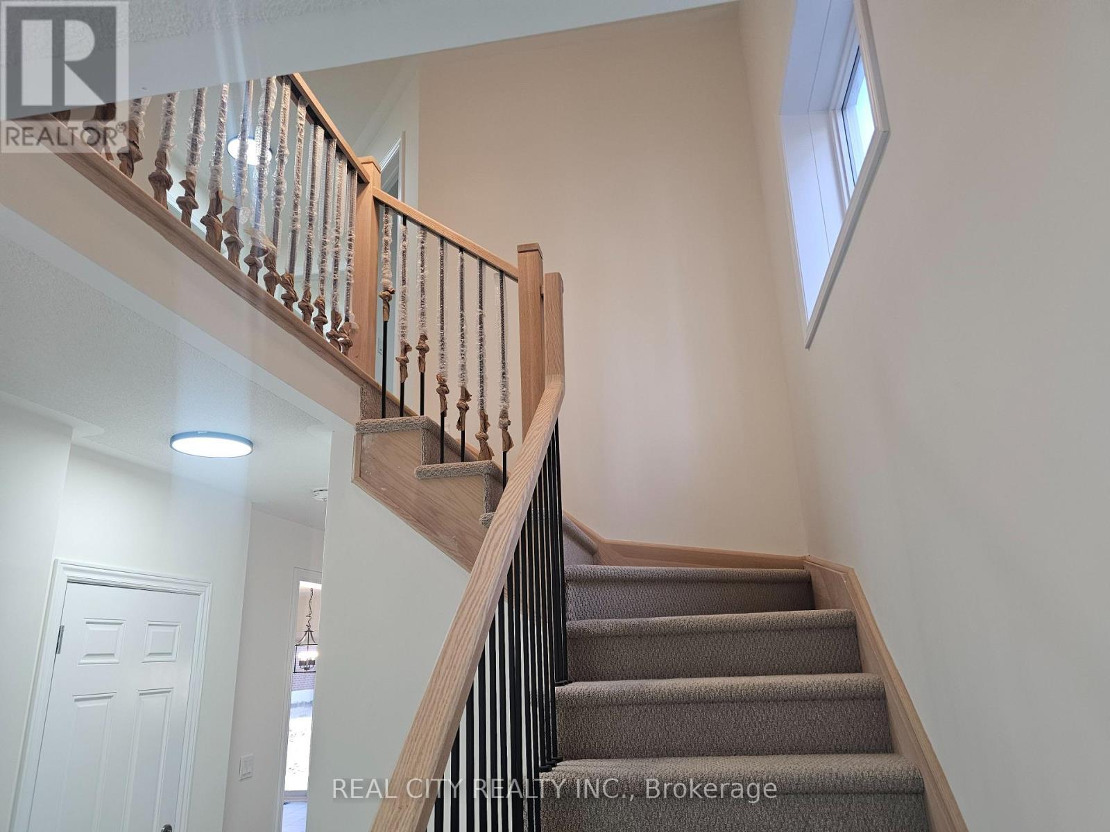 5 Heather Fullerton Road, Georgina, ON - Indoor Photo Showing Other Room