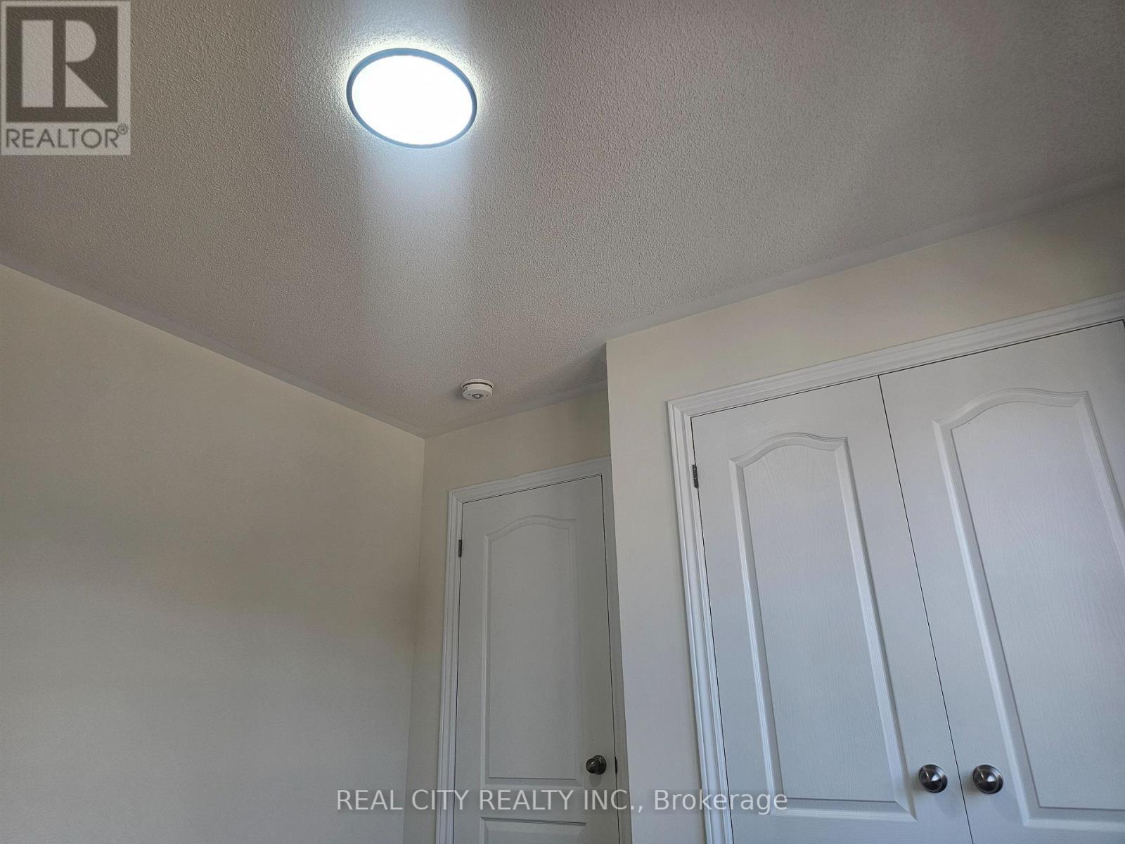 5 Heather Fullerton Road, Georgina, ON - Indoor Photo Showing Other Room