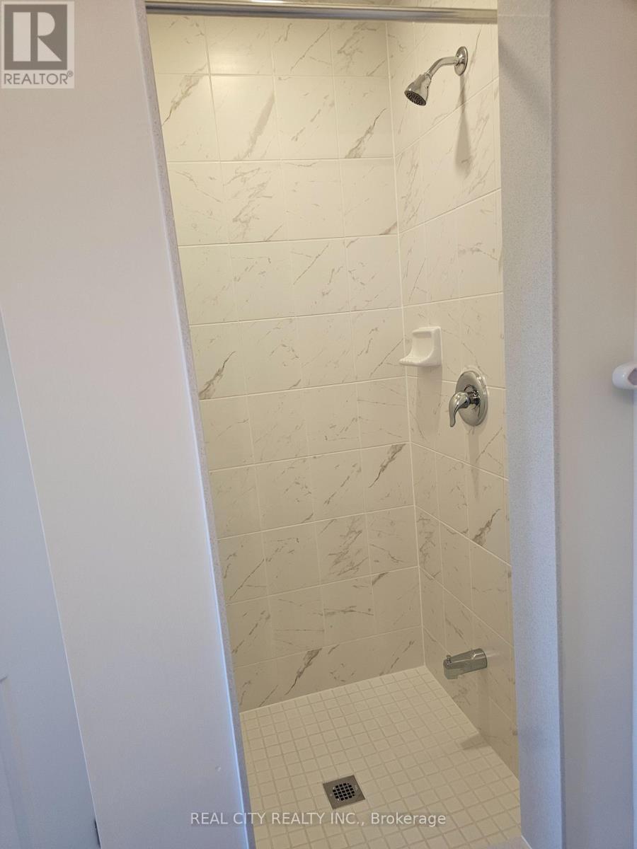 5 Heather Fullerton Road, Georgina, ON - Indoor Photo Showing Bathroom