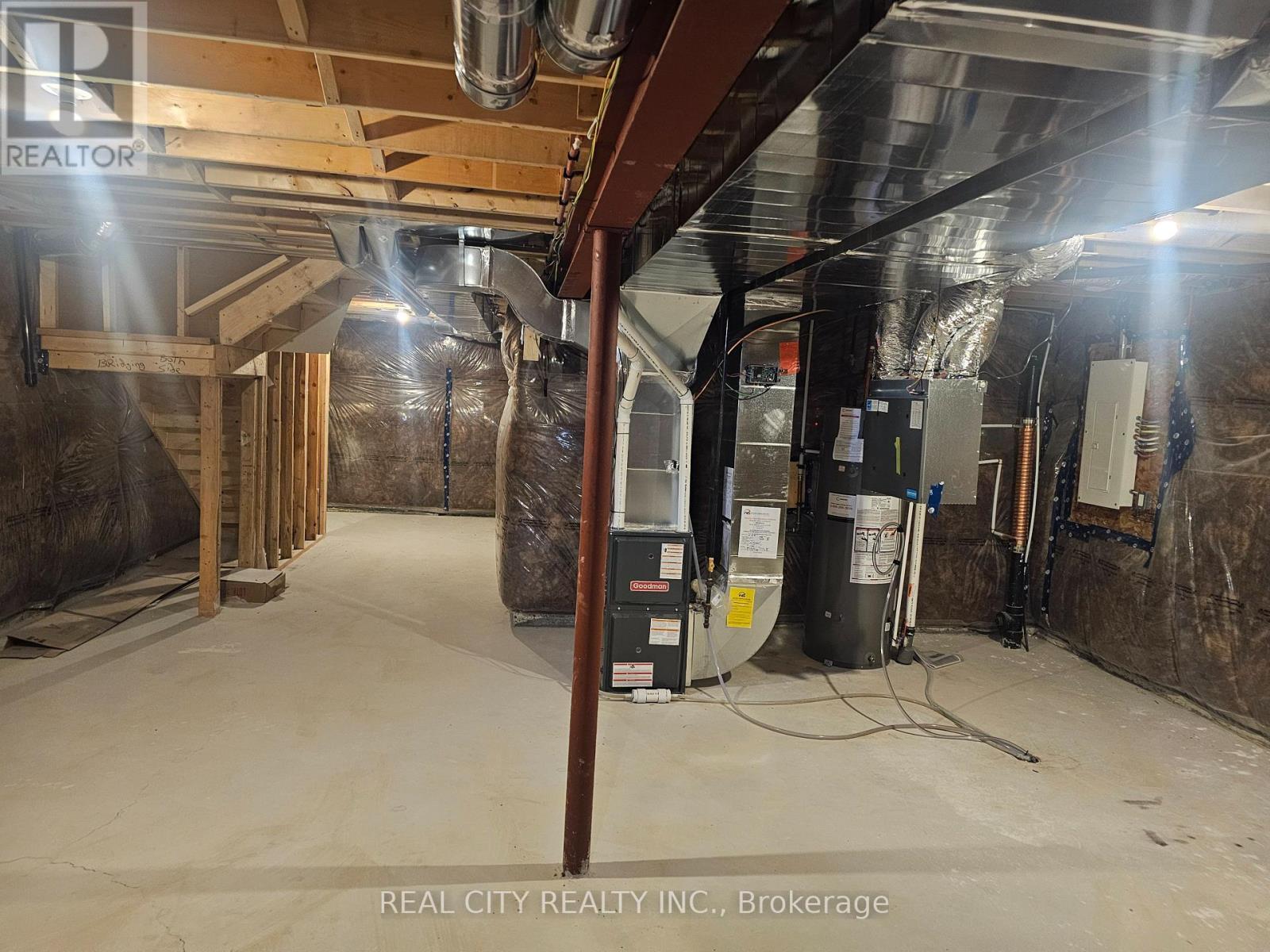 5 Heather Fullerton Road, Georgina, ON - Indoor Photo Showing Basement