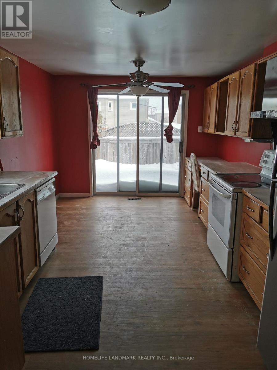 29 Finlay Road, Barrie, ON - Indoor Photo Showing Kitchen
