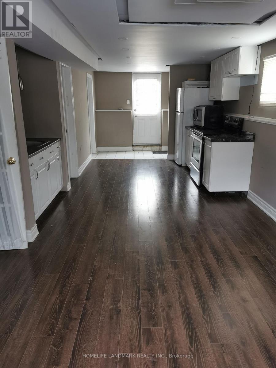 29 Finlay Road, Barrie, ON - Indoor Photo Showing Kitchen