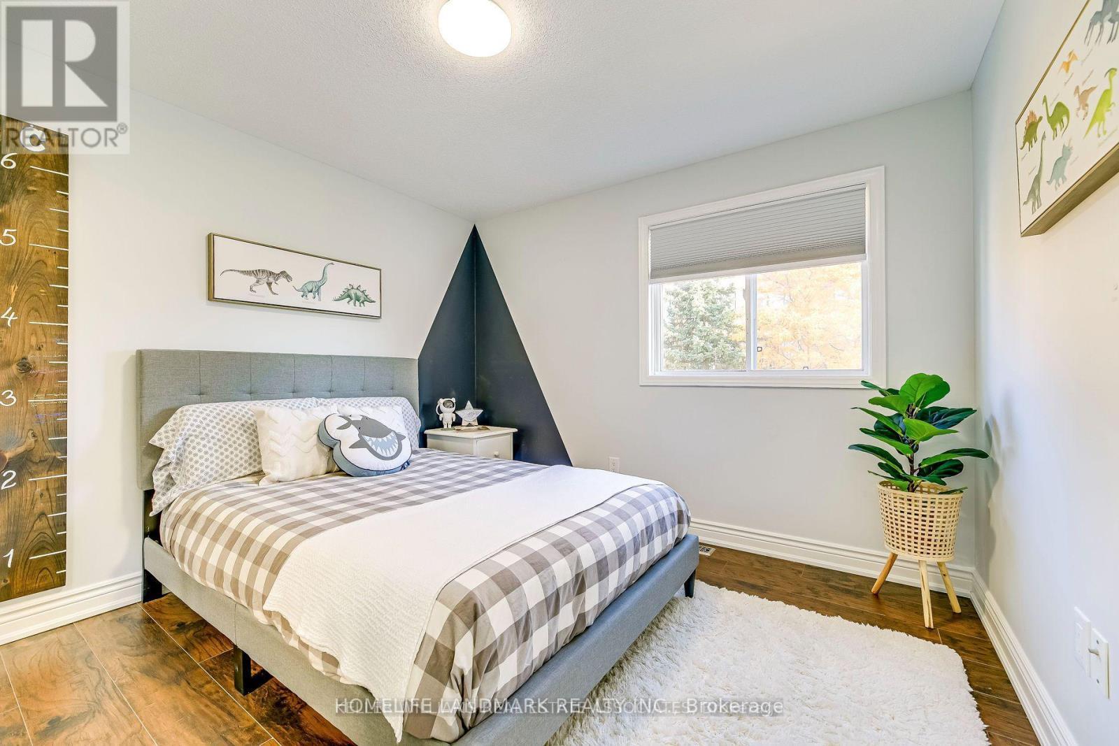 1201 Lindsay Drive, Oakville, ON - Indoor Photo Showing Bedroom