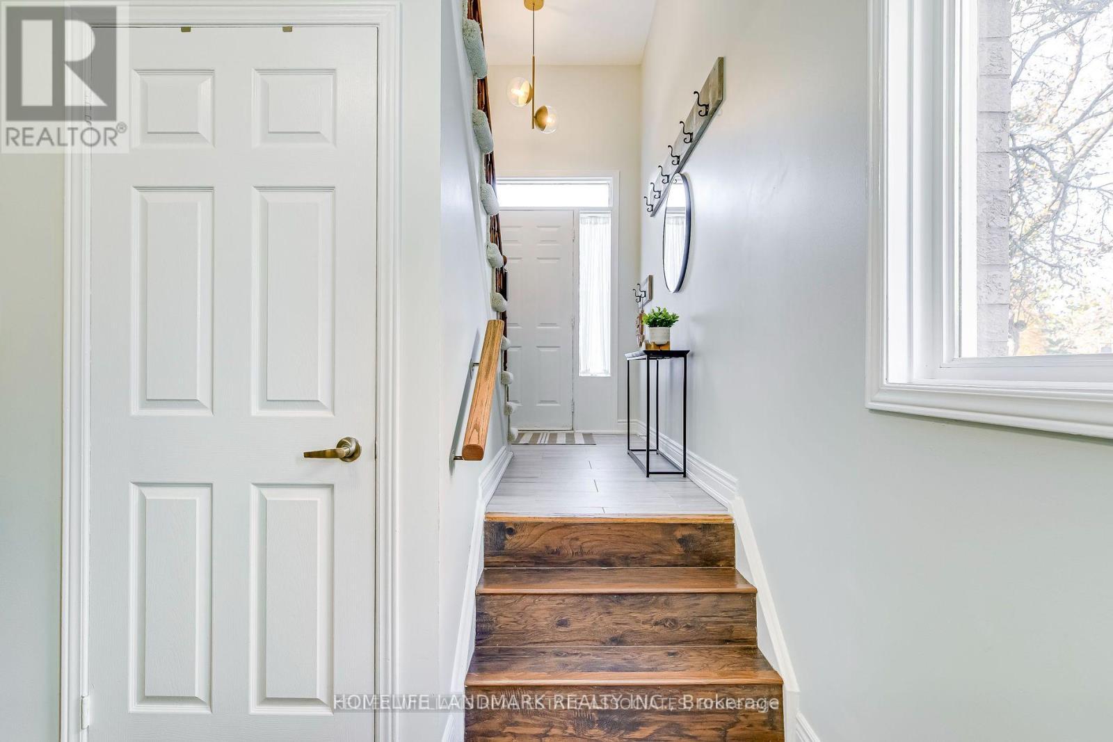 1201 Lindsay Drive, Oakville, ON - Indoor Photo Showing Other Room