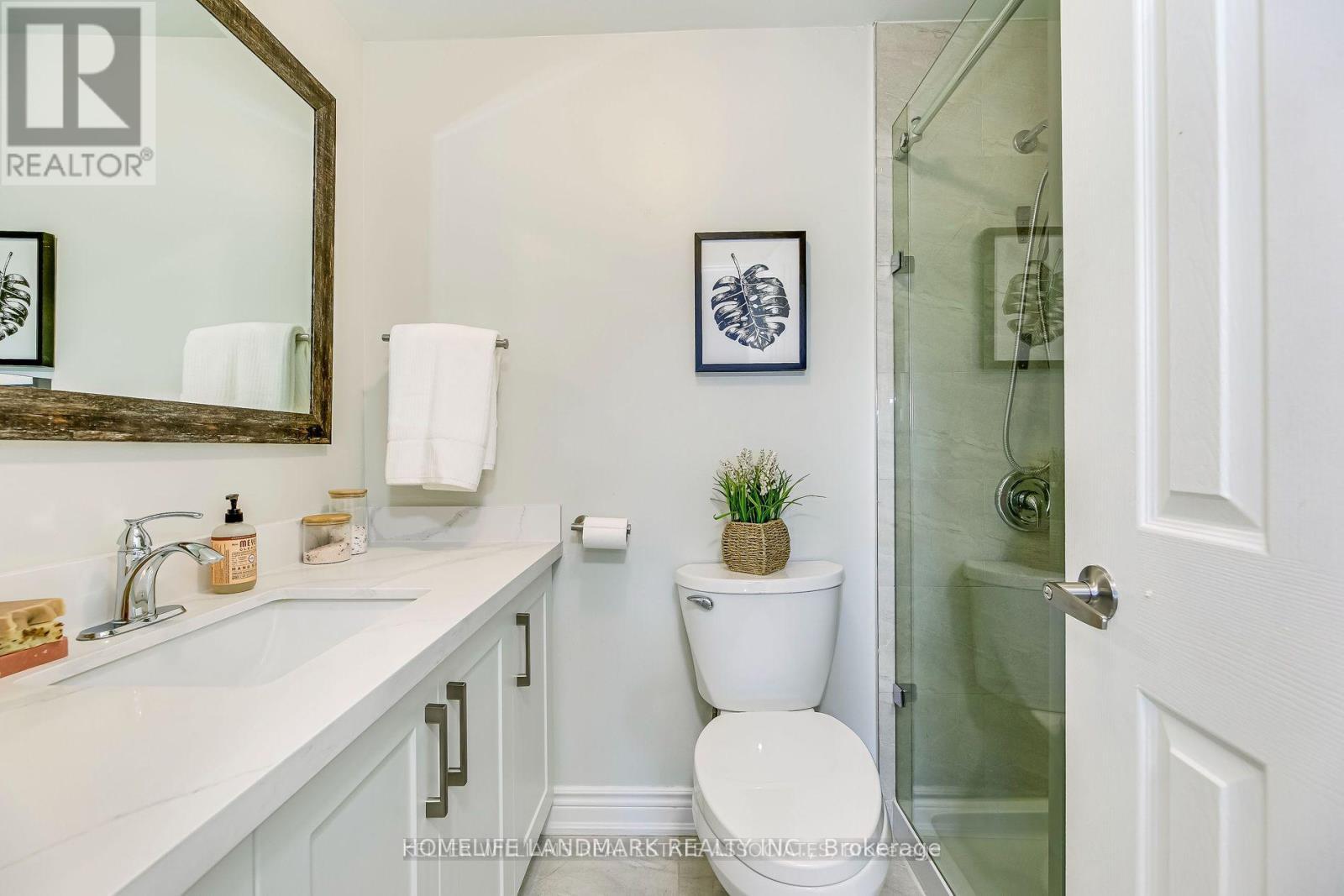 1201 Lindsay Drive, Oakville, ON - Indoor Photo Showing Bathroom