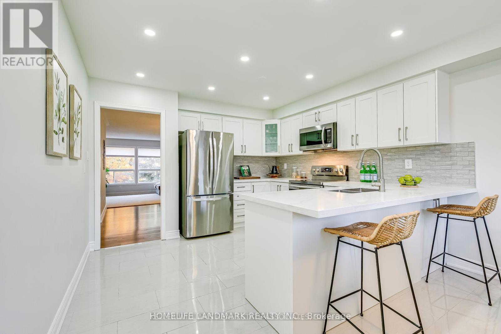 1201 Lindsay Drive, Oakville, ON - Indoor Photo Showing Kitchen