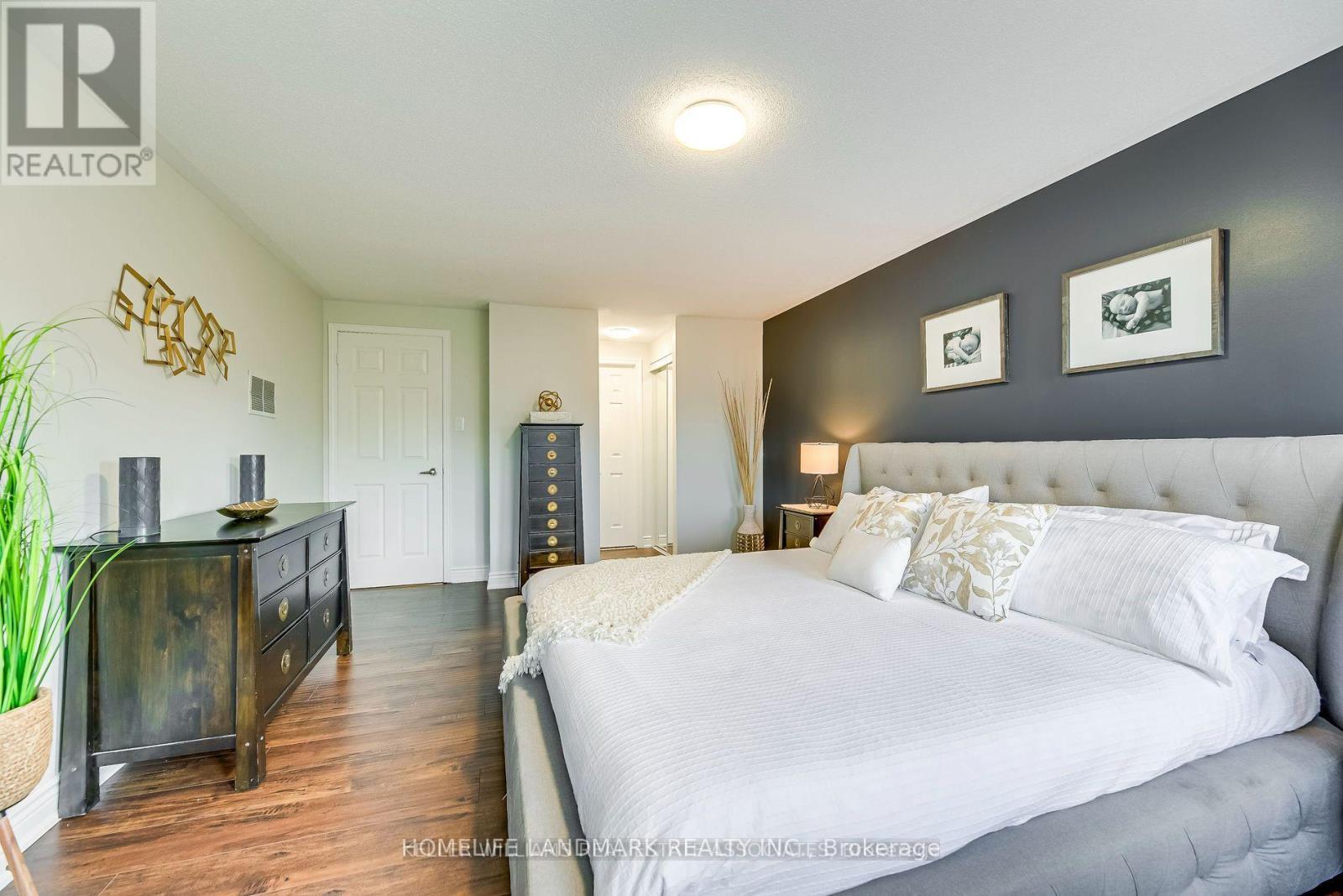 1201 Lindsay Drive, Oakville, ON - Indoor Photo Showing Bedroom