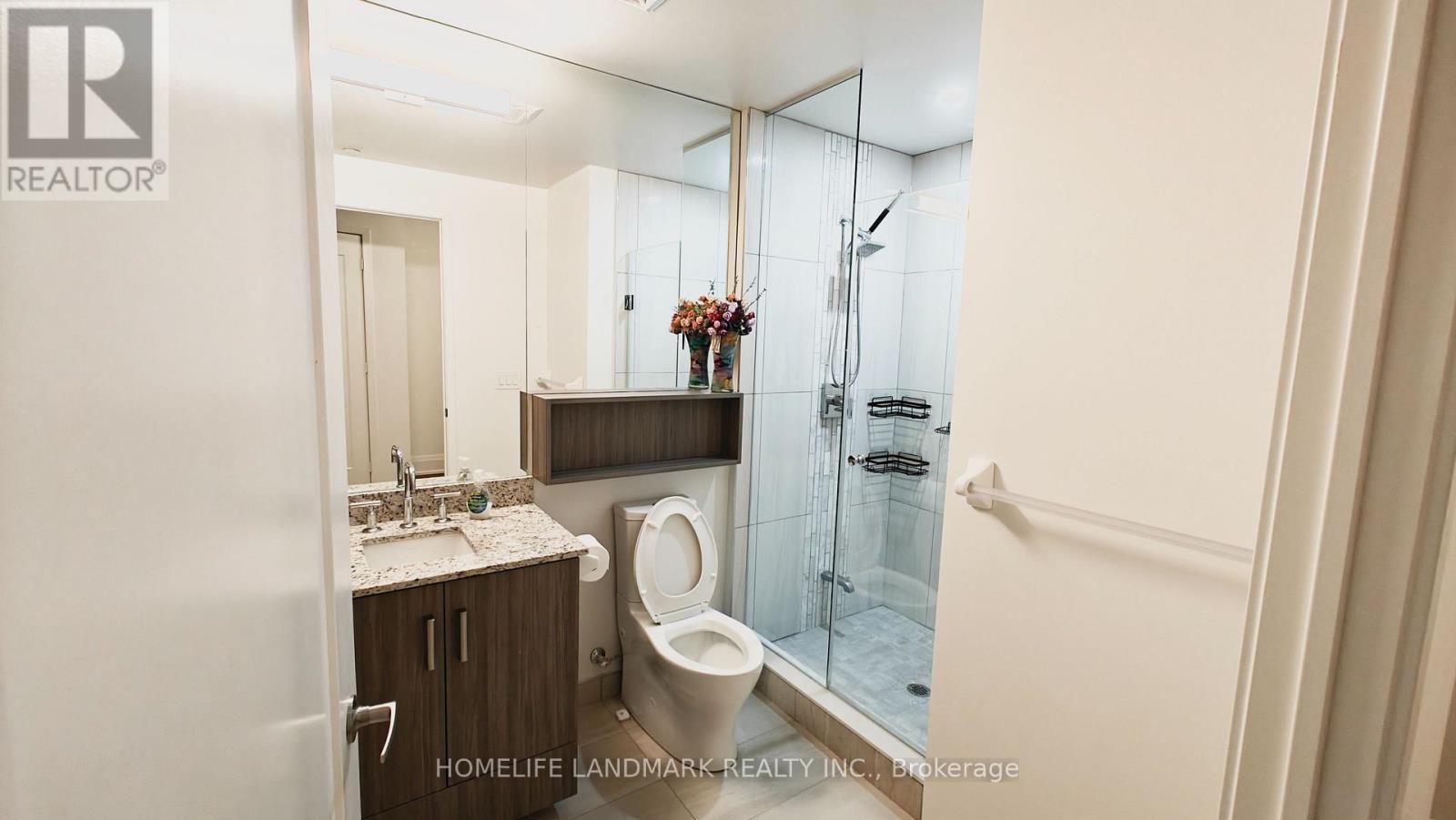 2108 - 70 Princess Street E, Toronto, ON - Indoor Photo Showing Bathroom