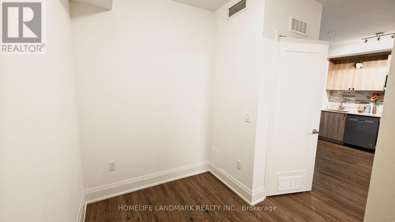 2108 - 70 Princess Street E, Toronto, ON - Indoor