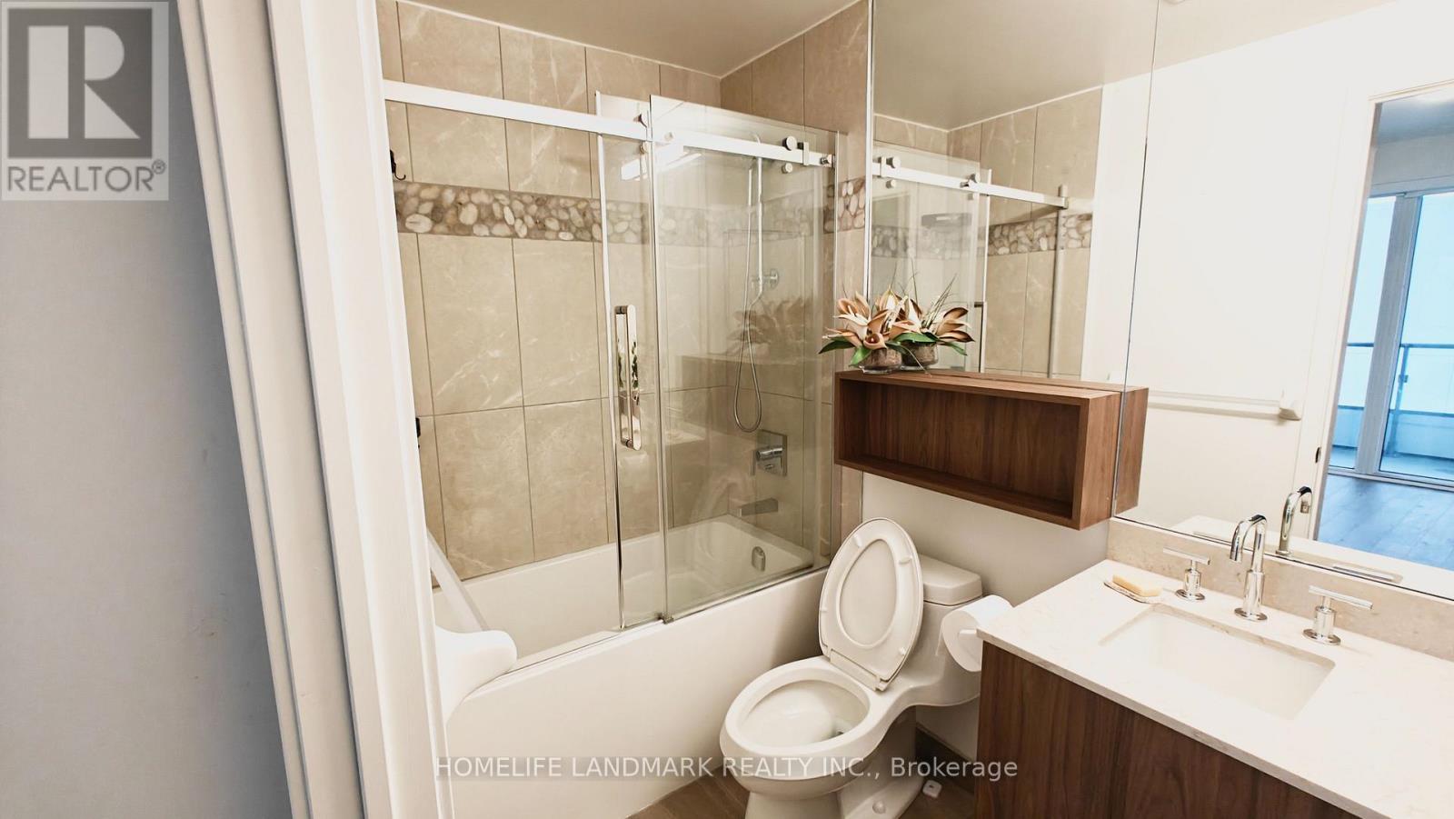 2108 - 70 Princess Street E, Toronto, ON - Indoor Photo Showing Bathroom