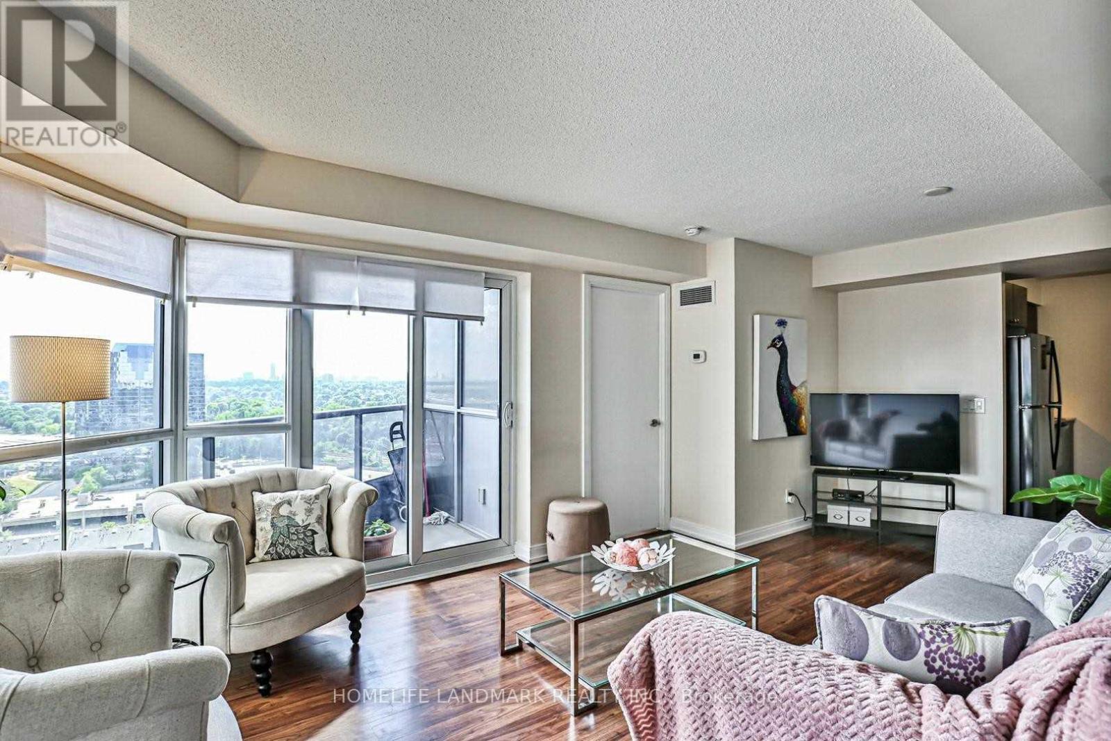 1714 - 181 Village Green Square, Toronto, ON - Indoor Photo Showing Living Room