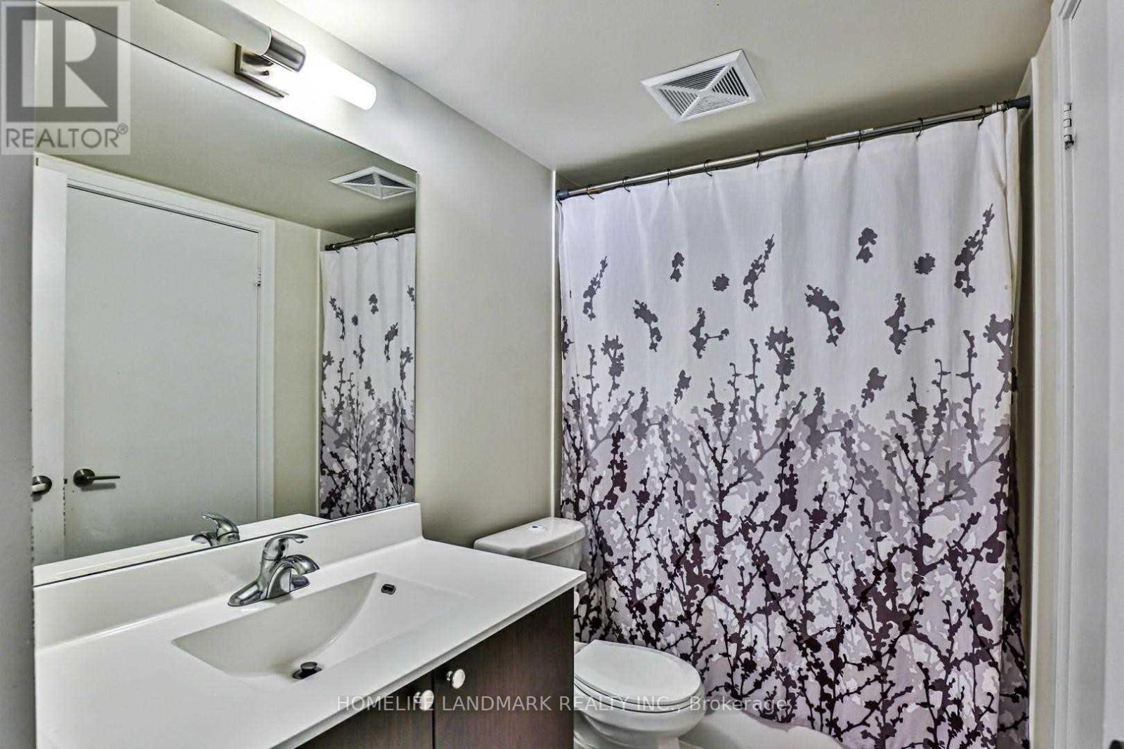 1714 - 181 Village Green Square, Toronto, ON - Indoor Photo Showing Bathroom