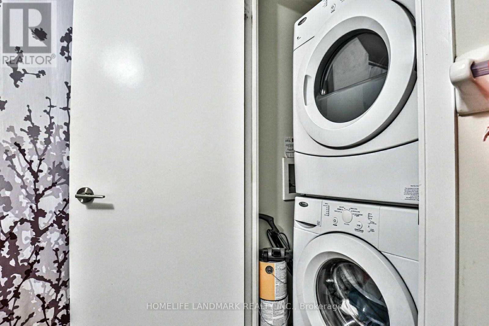 1714 - 181 Village Green Square, Toronto, ON - Indoor Photo Showing Laundry Room