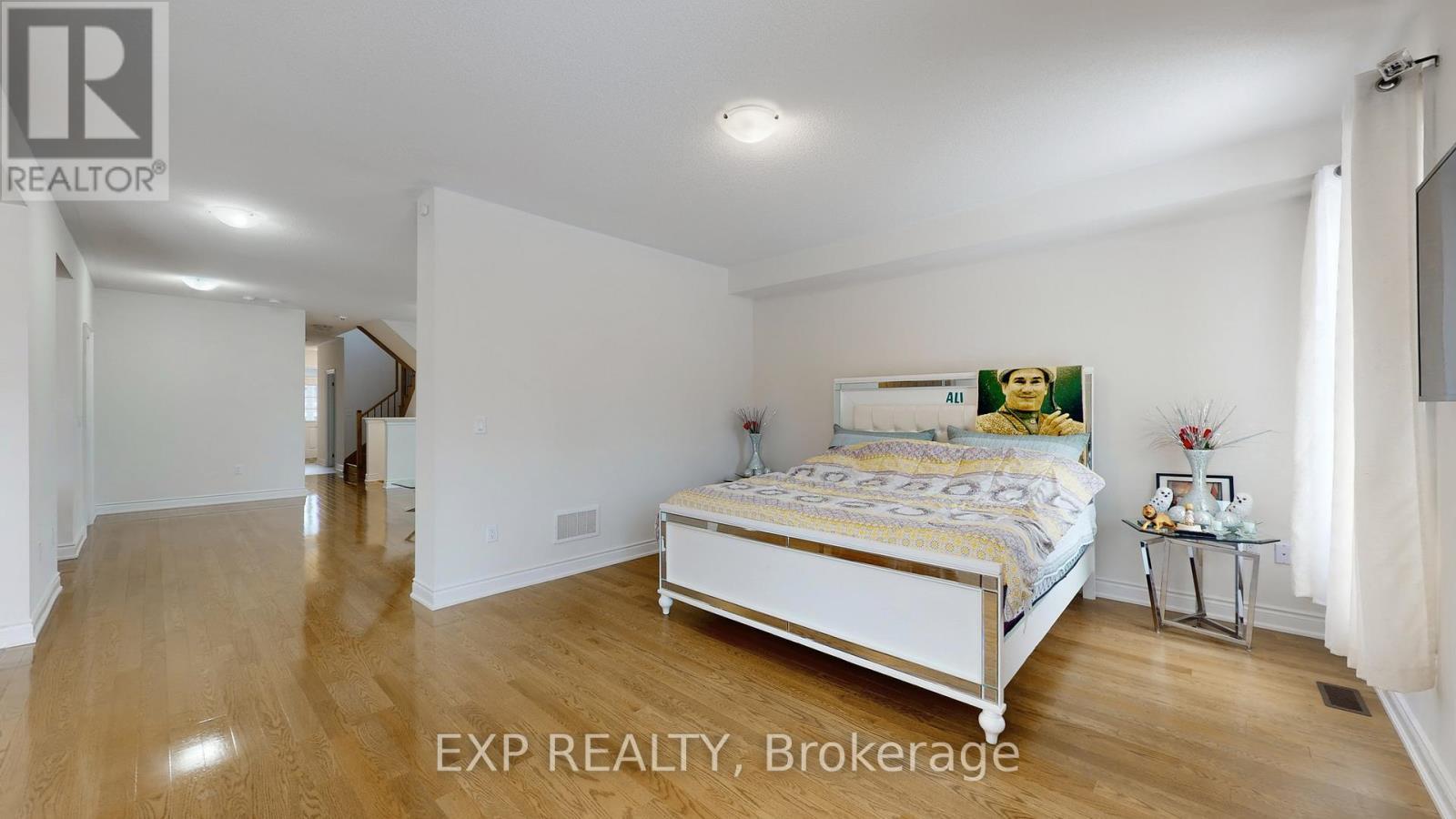 19 Meadow Vista Crescent, East Gwillimbury, ON - Indoor Photo Showing Bedroom