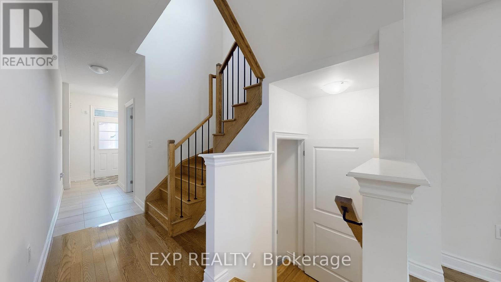 19 Meadow Vista Crescent, East Gwillimbury, ON - Indoor Photo Showing Other Room