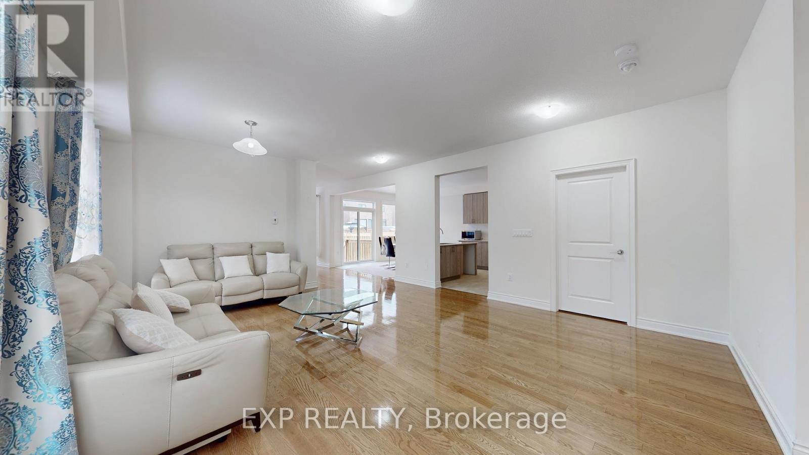 19 Meadow Vista Crescent, East Gwillimbury, ON - Indoor