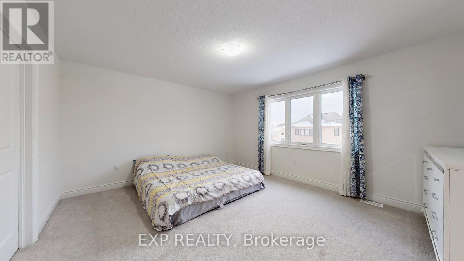 19 Meadow Vista Crescent, East Gwillimbury, ON - Indoor Photo Showing Bedroom
