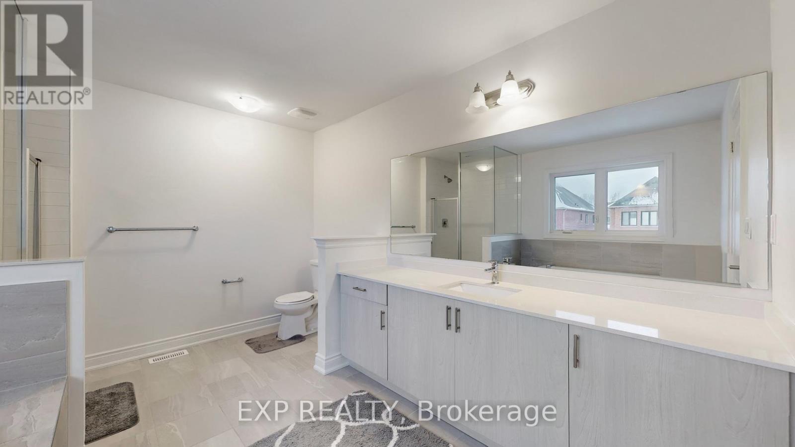 19 Meadow Vista Crescent, East Gwillimbury, ON - Indoor Photo Showing Bathroom