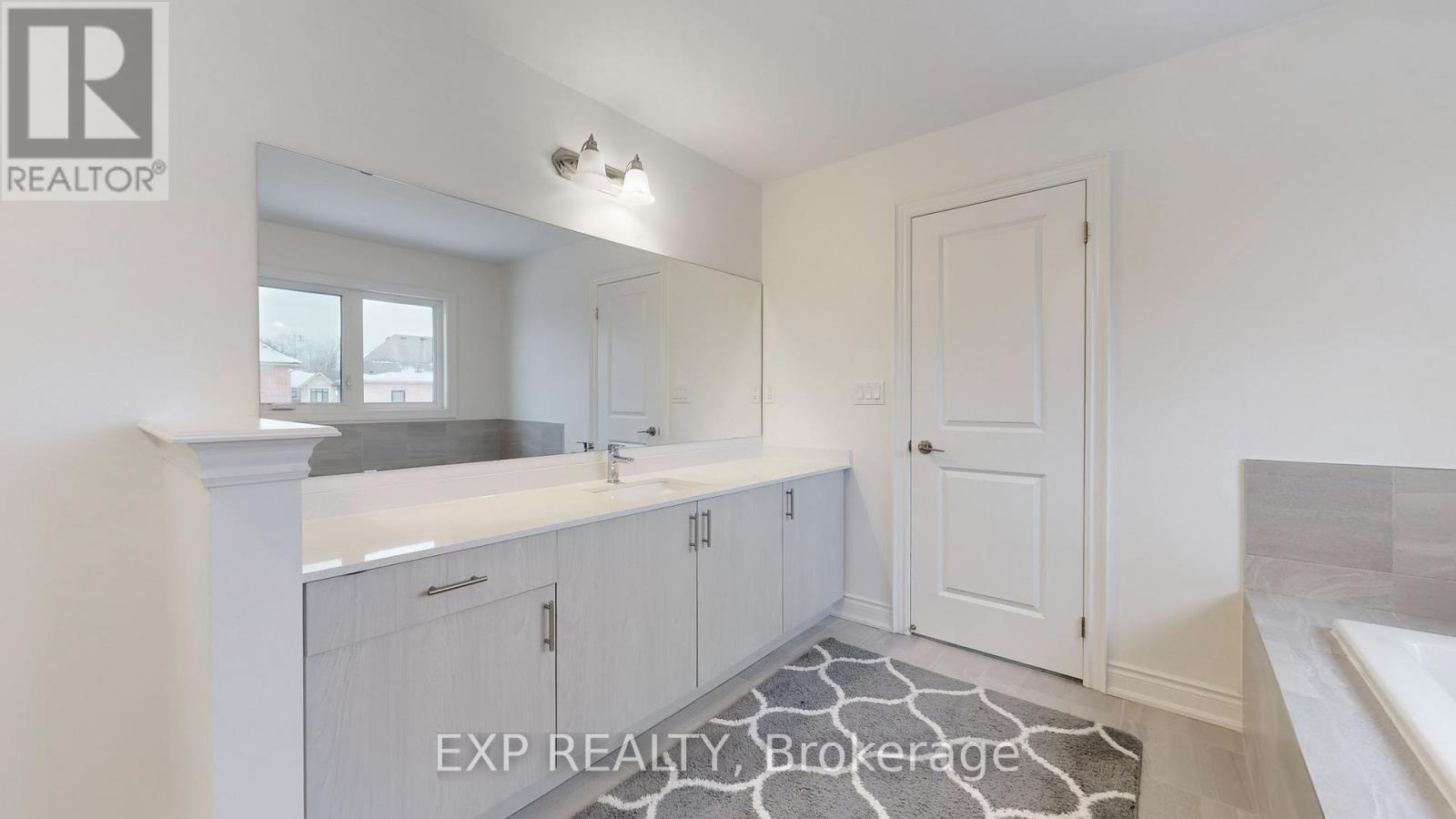 19 Meadow Vista Crescent, East Gwillimbury, ON - Indoor Photo Showing Bathroom