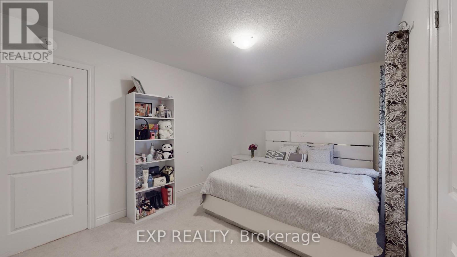 19 Meadow Vista Crescent, East Gwillimbury, ON - Indoor Photo Showing Bedroom
