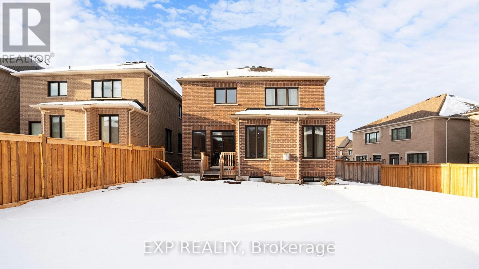 19 Meadow Vista Crescent, East Gwillimbury, ON - Outdoor