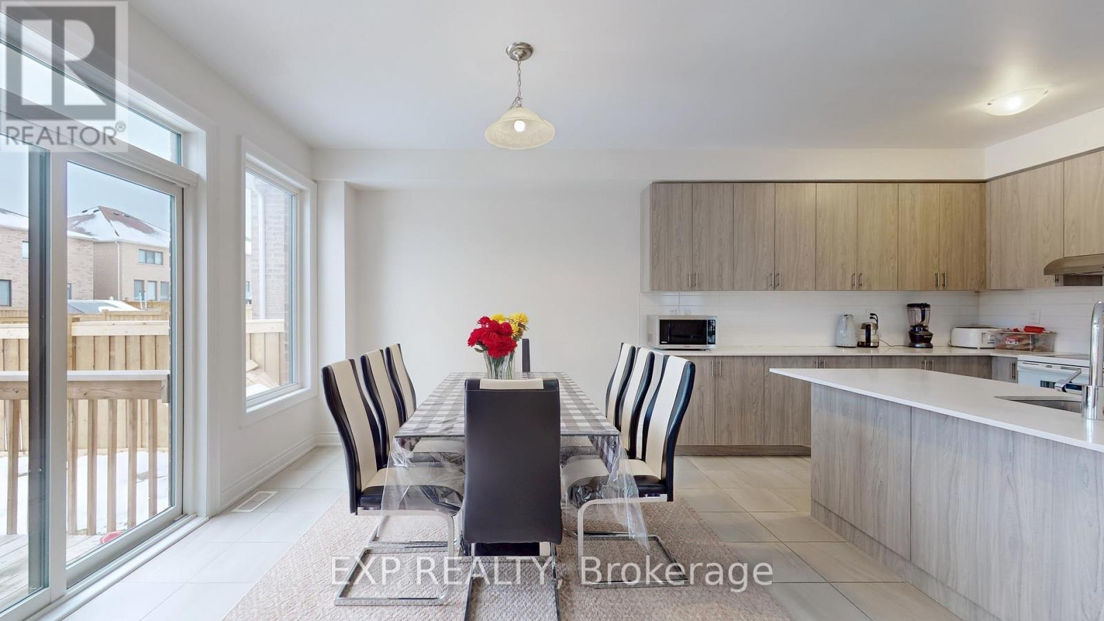 19 Meadow Vista Crescent, East Gwillimbury, ON - Indoor