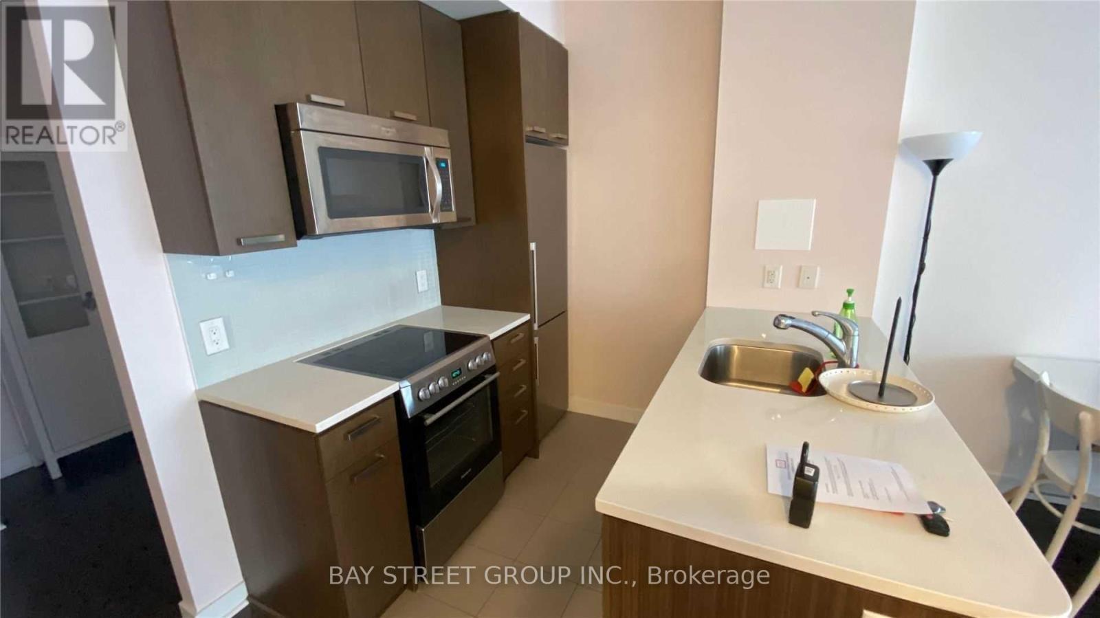 2006 - 295 Adelaide Street W, Toronto, ON - Indoor Photo Showing Kitchen