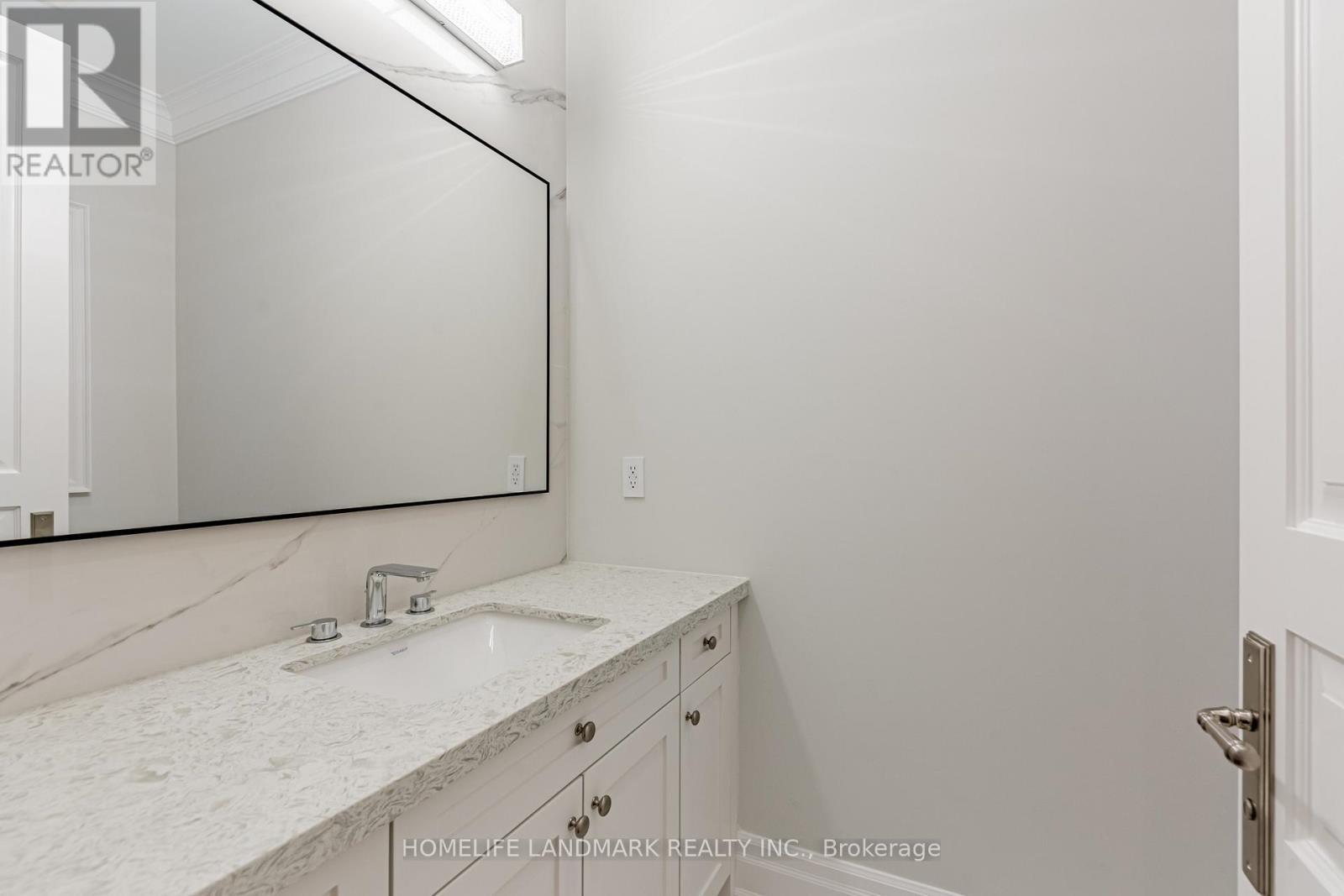 198 Empress Avenue, Toronto, ON - Indoor Photo Showing Bathroom