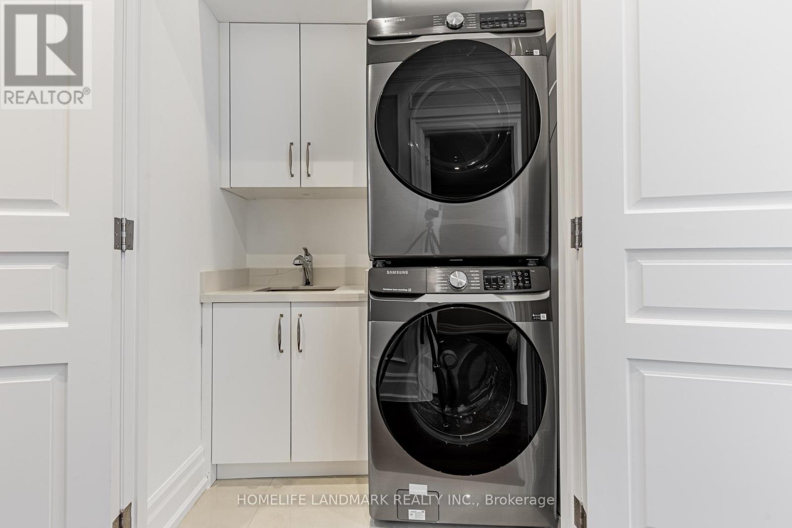 198 Empress Avenue, Toronto, ON - Indoor Photo Showing Laundry Room