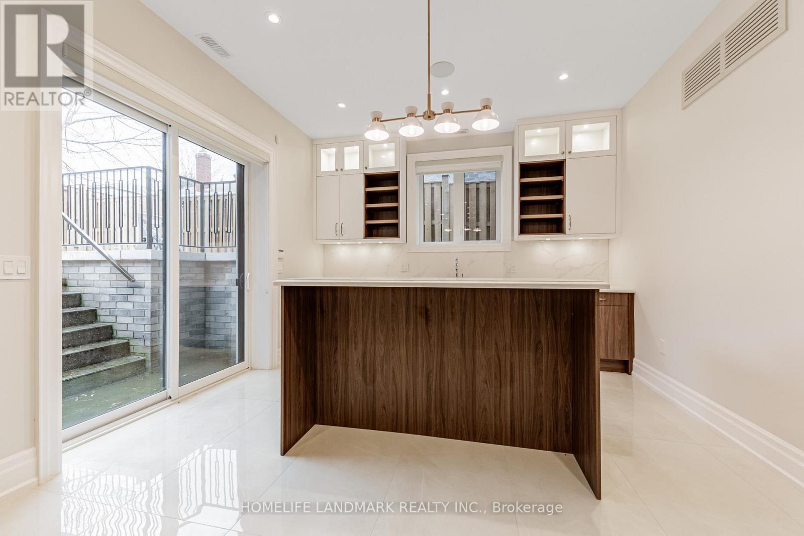 198 Empress Avenue, Toronto, ON - Indoor