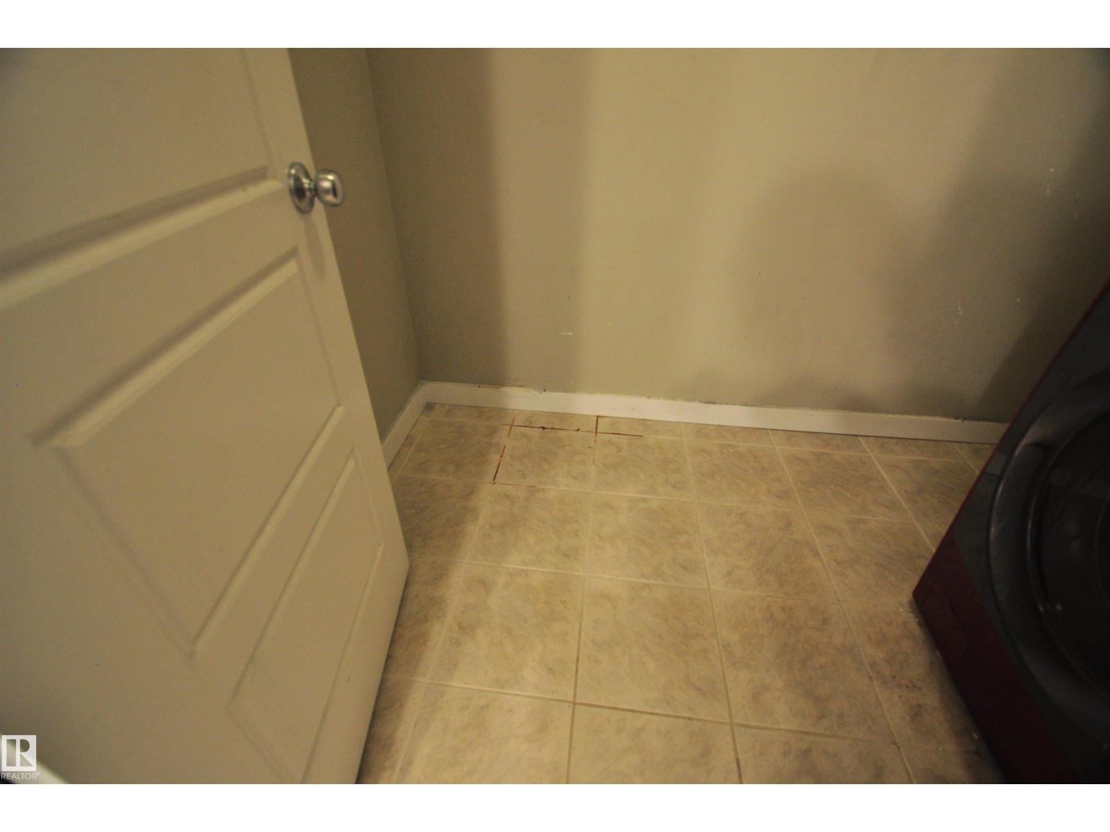 #407 10518 113 St Nw, Edmonton, AB - Indoor