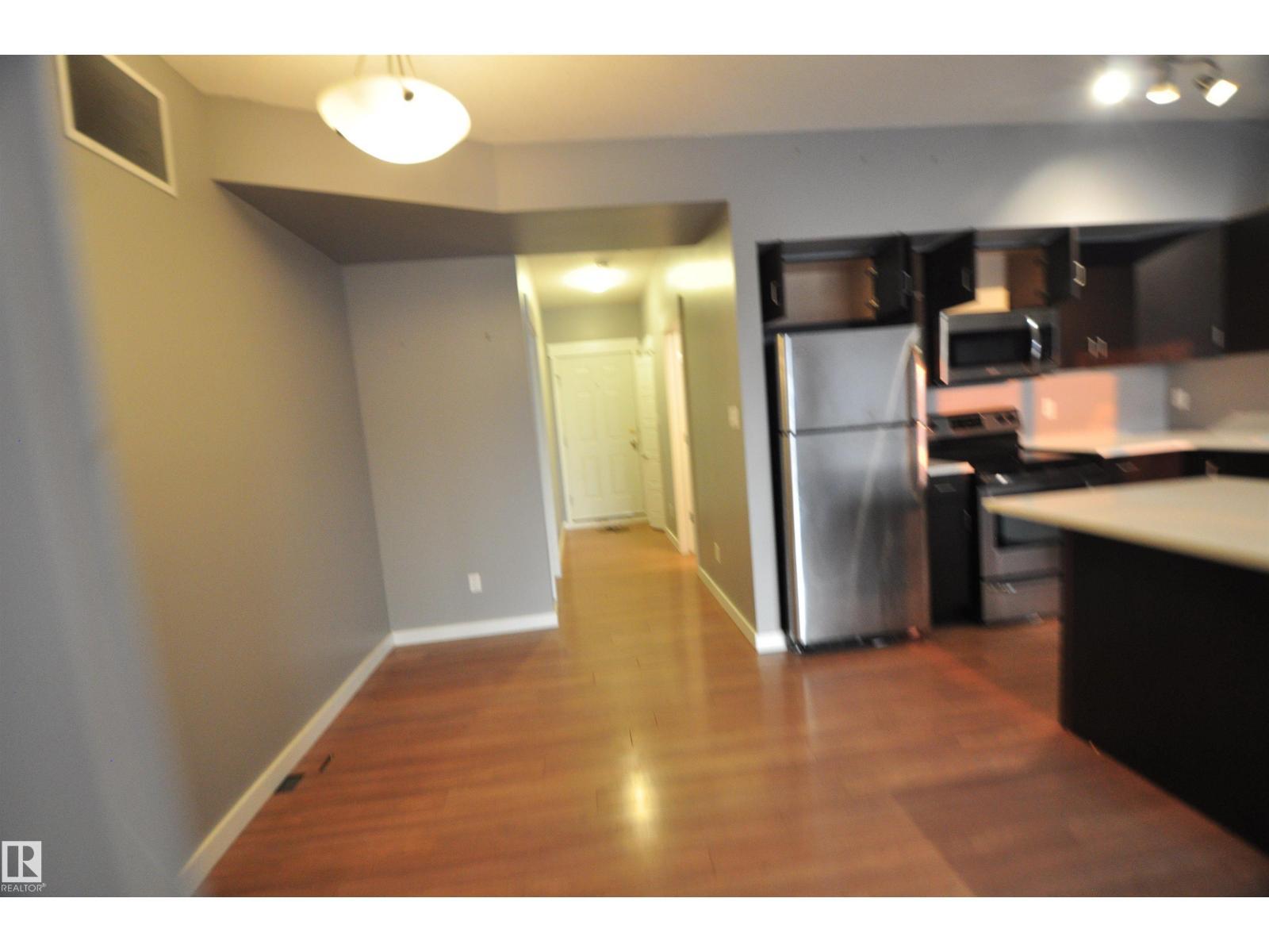 #407 10518 113 St Nw, Edmonton, AB - Indoor Photo Showing Kitchen