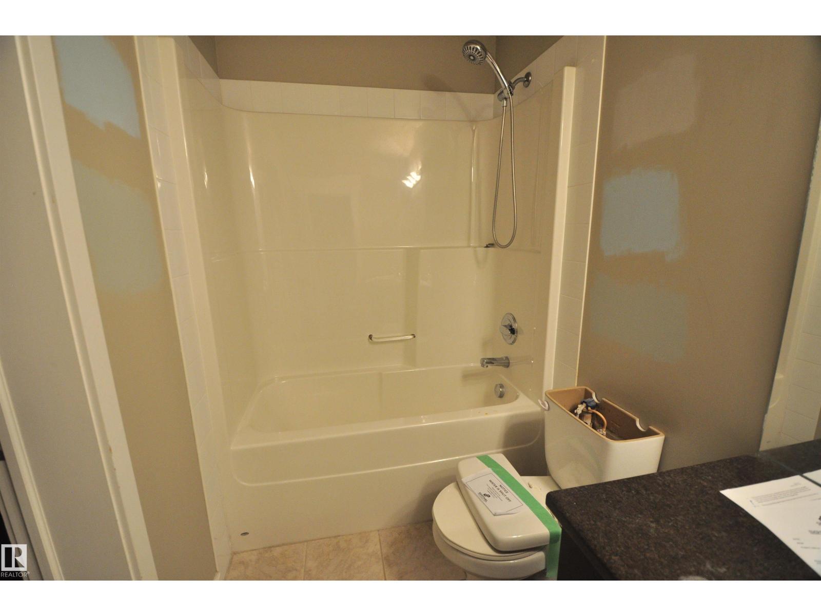 #407 10518 113 St Nw, Edmonton, AB - Indoor Photo Showing Bathroom