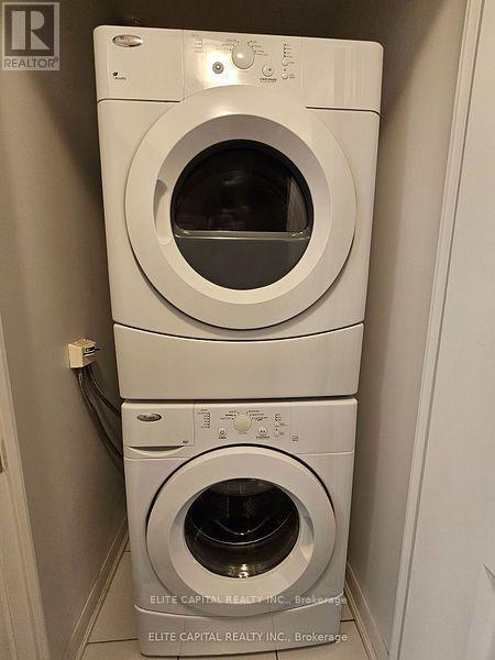 3710 - 5168 Yonge Street W, Toronto, ON - Indoor Photo Showing Laundry Room