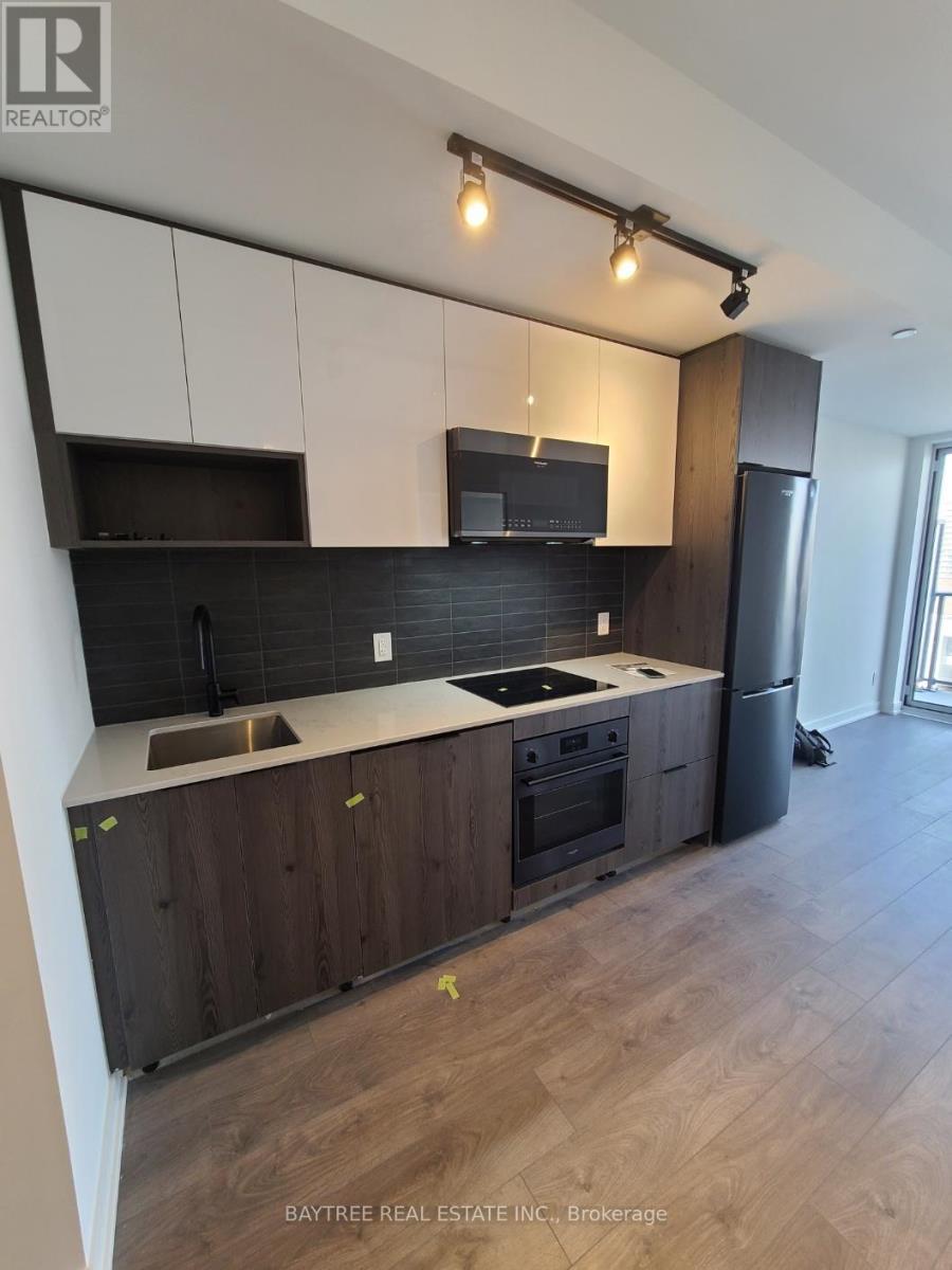 825 - 5 Defries Street, Toronto, ON - Indoor Photo Showing Kitchen
