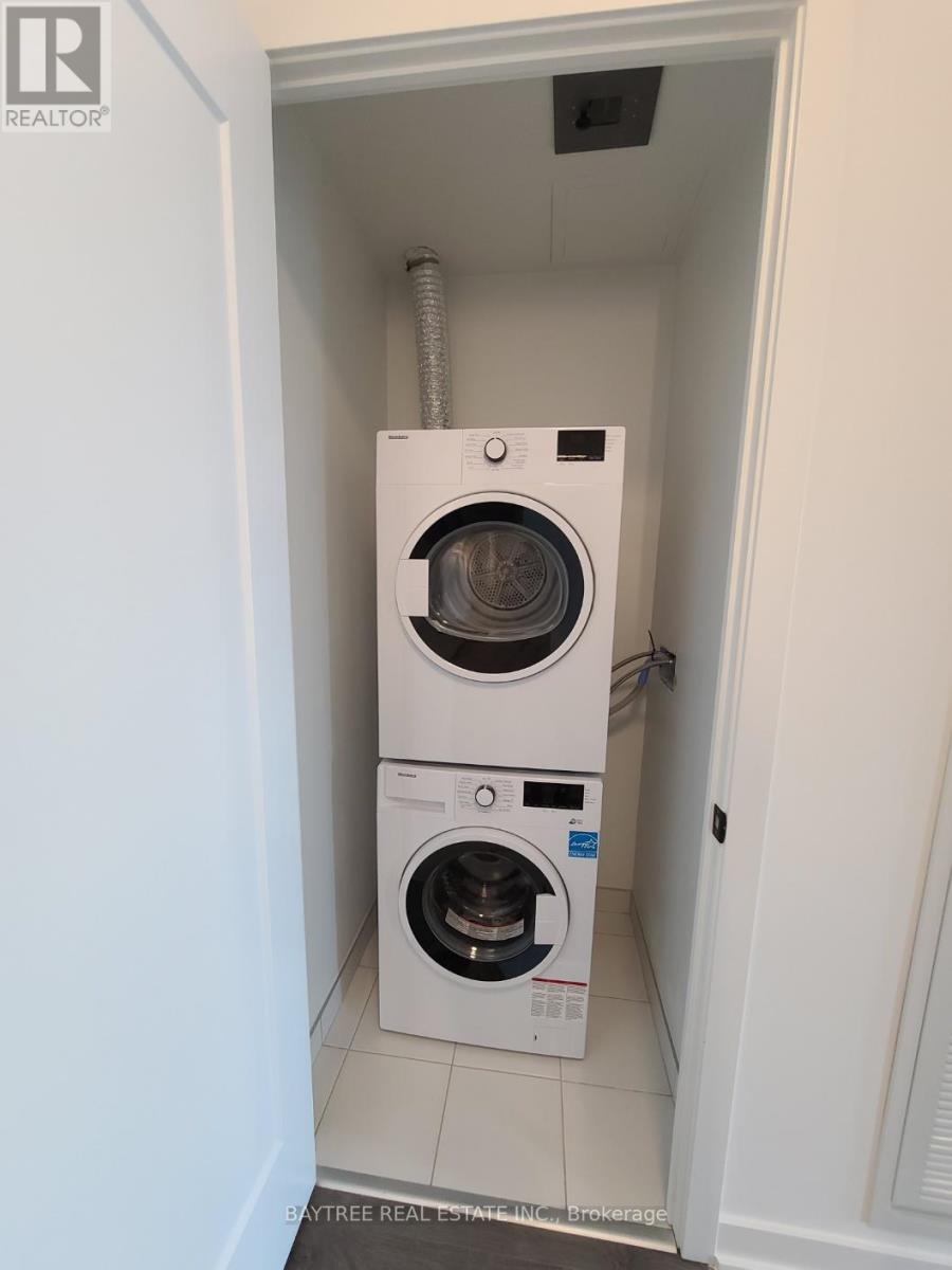 825 - 5 Defries Street, Toronto, ON - Indoor Photo Showing Laundry Room