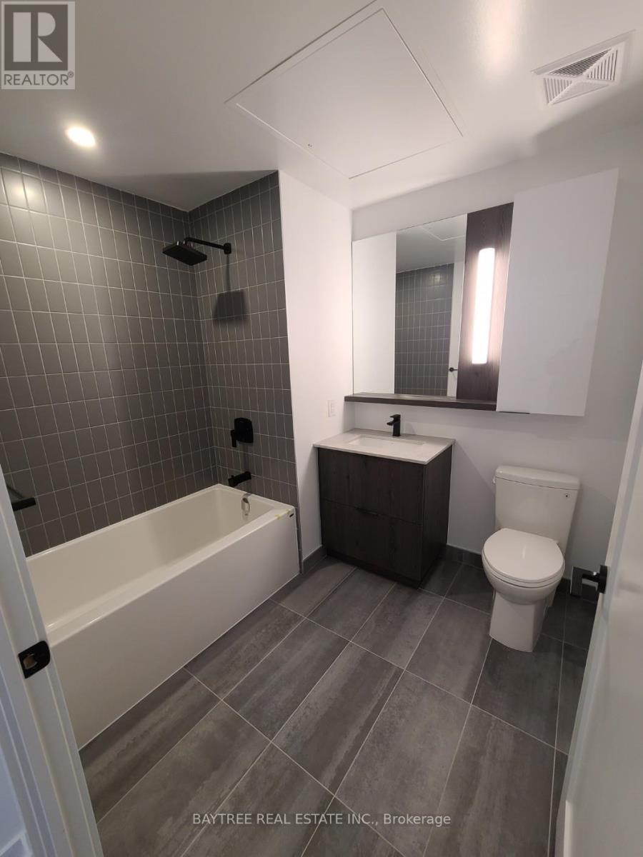 825 - 5 Defries Street, Toronto, ON - Indoor Photo Showing Bathroom