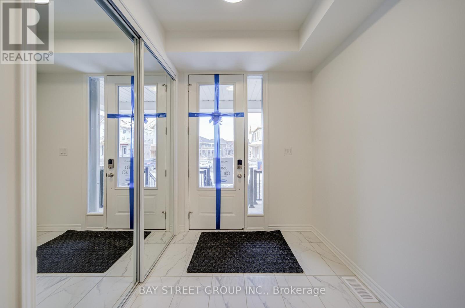 118 Azure Drive, Markham, ON - Indoor Photo Showing Other Room