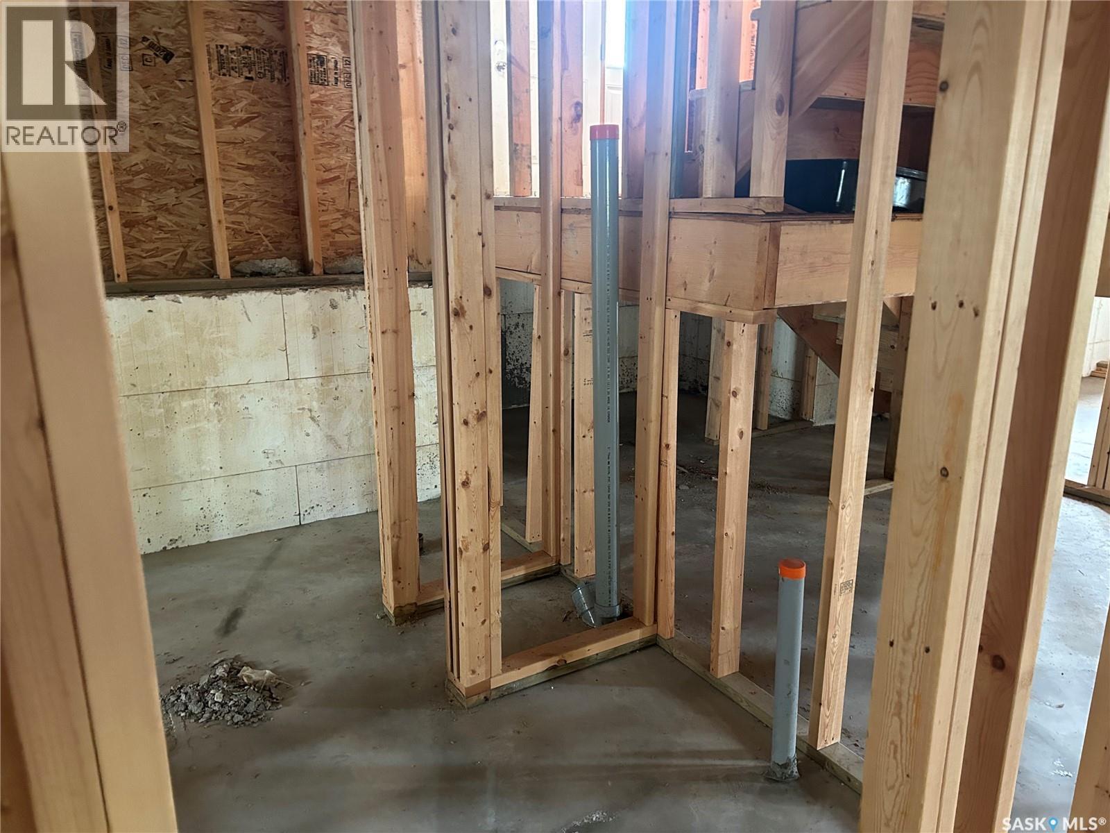 117 Carson Bay, Lampman, SK - Indoor