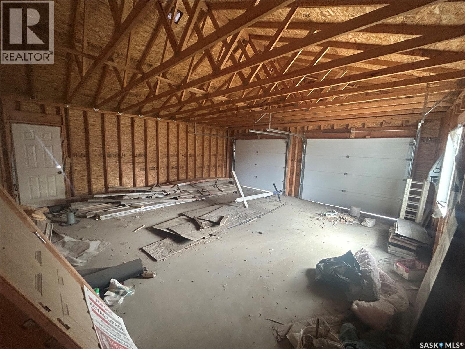 117 Carson Bay, Lampman, SK - Indoor Photo Showing Garage