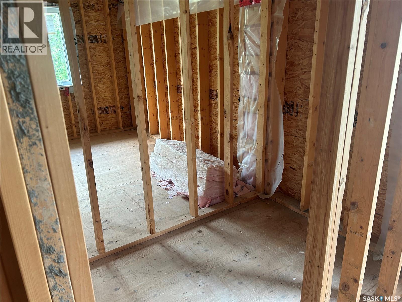 117 Carson Bay, Lampman, SK - Indoor Photo Showing Other Room